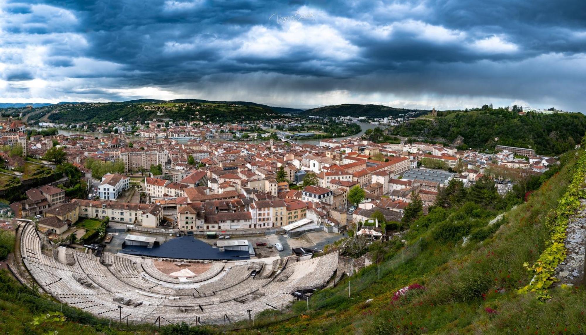 Cosylocation - Cocooning- Vue Theatre Antique Apartment Vienne  Bagian luar foto
